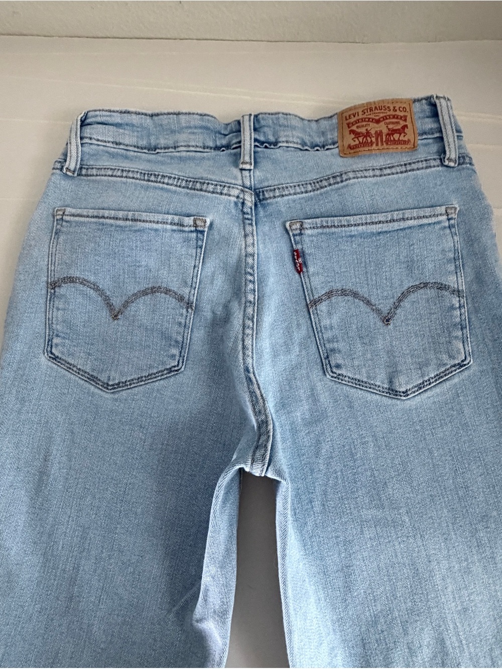 Levi’s 721 Jeans Women Size 27 Blue High Rise Skinny Denim Light Blue Stretch - Picture 4 of 7